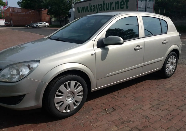 Opel Astra cena 14600 przebieg: 218000, rok produkcji 2009 z Warszawa małe 67